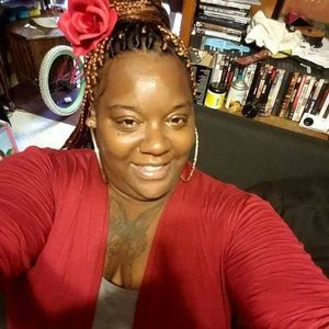 Meet your Posher, Connie